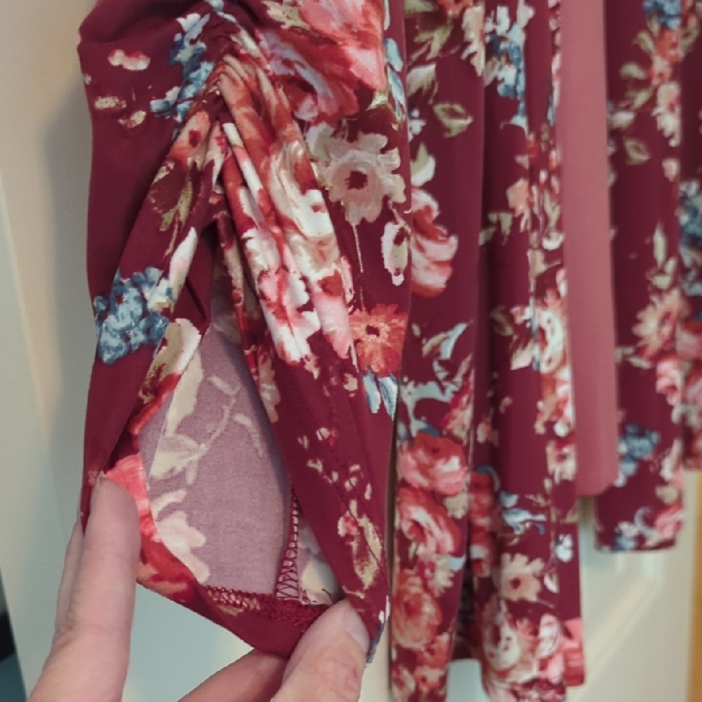 Floral Two In One Blouse - Picture 3 of 10